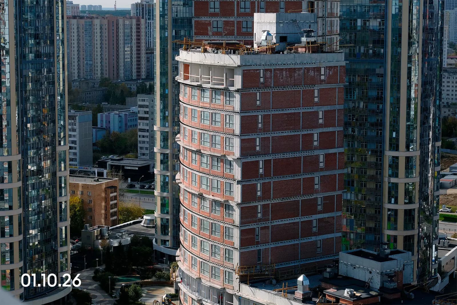 Клевер парк: ход строительства, октябрь 2026